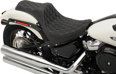 DRAG SPECIALTIES Predator III Seat - Double Diamond - Silver Thread -Softail 0802-1146